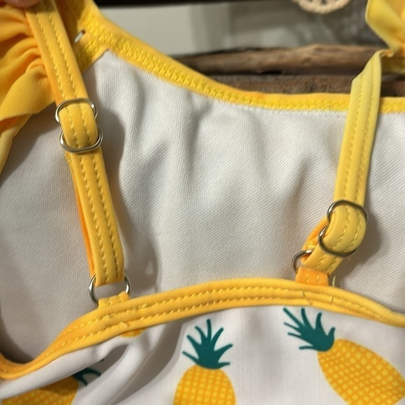 EUC! TODDLER GIRL'S SIZE 100 (3T) PINEAPPLE RUFFLE SKORT SWIMSUIT W/BIKINI TOP - Picture 6 of 9